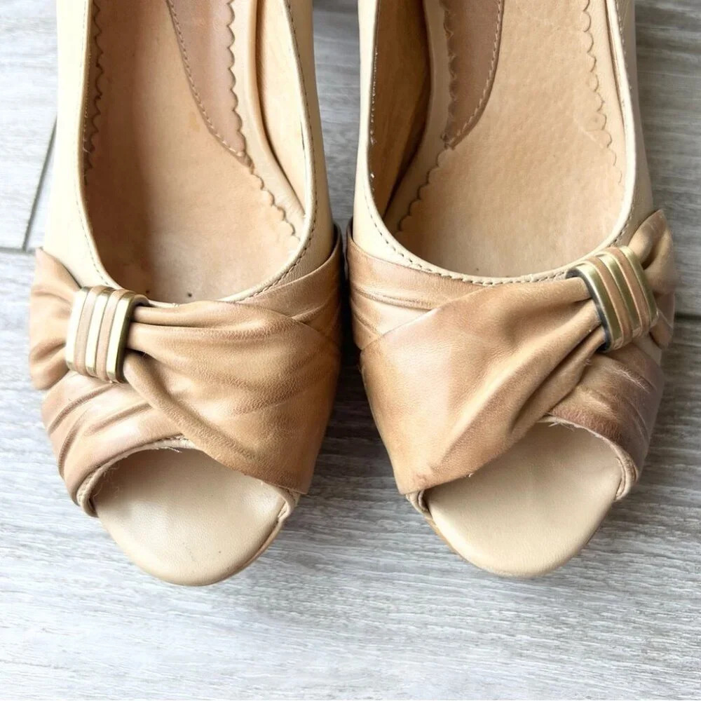Blondo Tan Ivory Contrasting Colour Leather Peep Toe  Cutout Platform Pumps - Picture 5 of 16